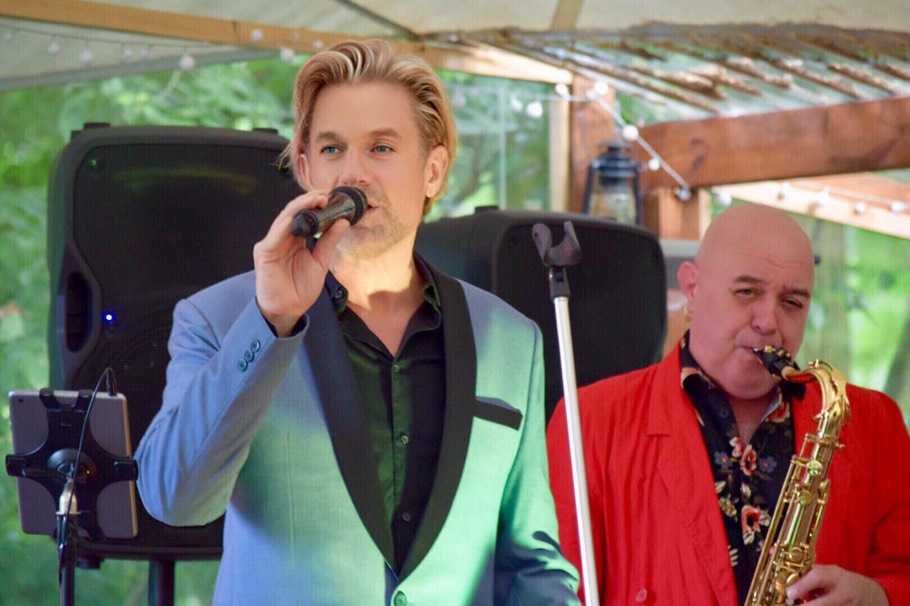 Ike Moriz Millennium Hits Tour 2019 Henneberg live music duo jazz swing pop rock alsterschloesschen