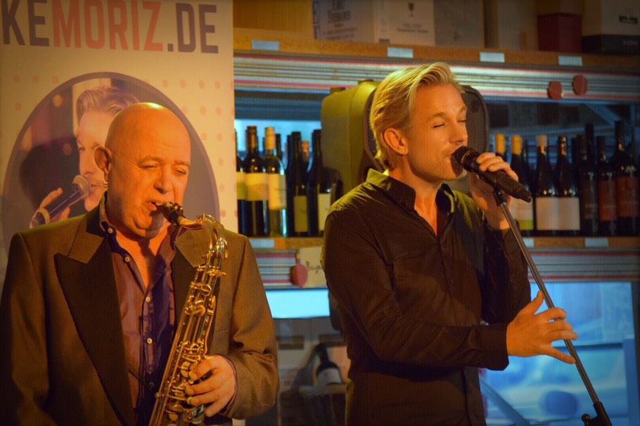 Ike Moriz Millennium Hits Tour 2019 live music duo jazz swing pop rock wentorf oxhoft authentic wines
