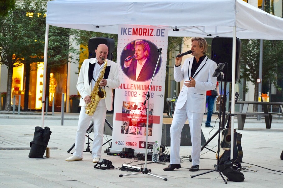 Ike Moriz Millennium Hits Tour 2019 live music duo jazz swing pop rock white dinner hanseviertel hamburg buschmann